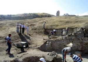 Arkeolojide A.Ü.Damgası